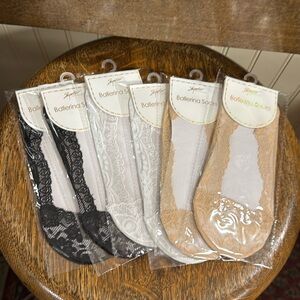 Selling 6  nwt pairs of lace front ped socks no show socks 2 blk 2 nat 2 white